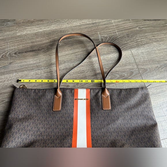 Michael Kors weekender bag in excellent condition from pet and smoke free home - Picture 15 of 16